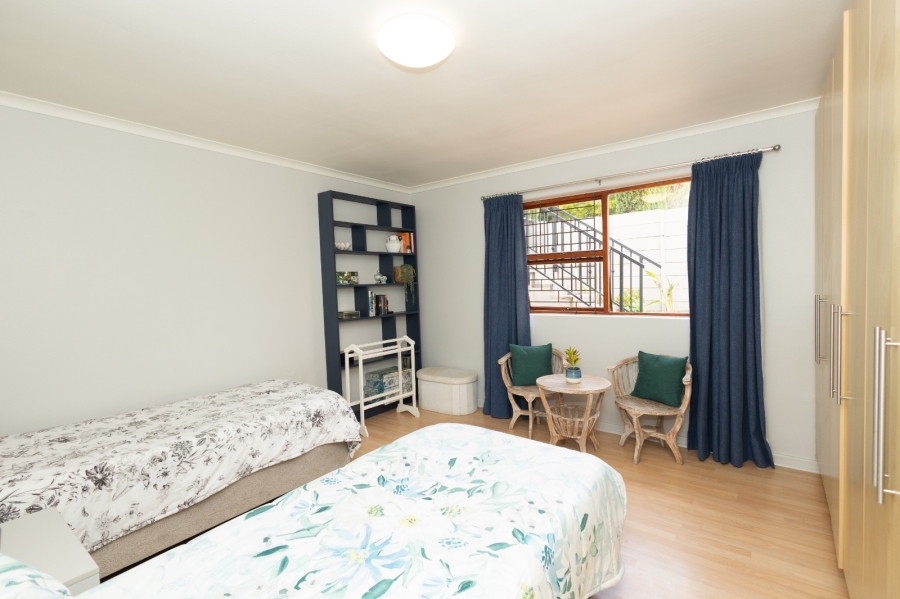 To Let 5 Bedroom Property for Rent in Vierlanden Western Cape